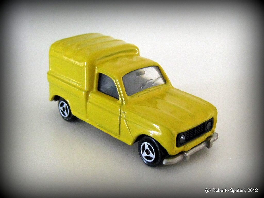 Majorette Renault 4L (n.230-B)